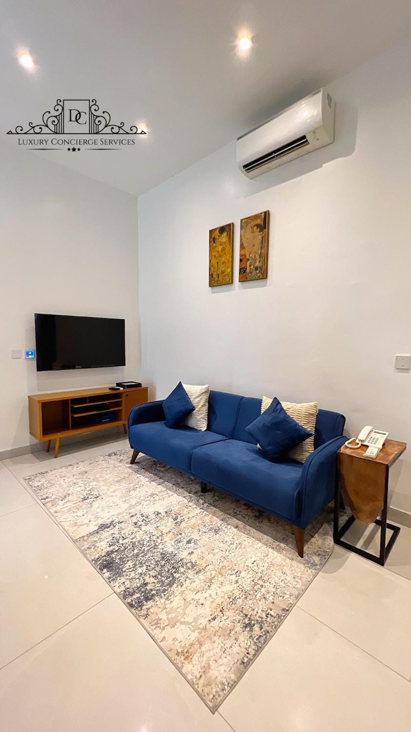 TV and multimedia, Living room, Seating area, air conditioner