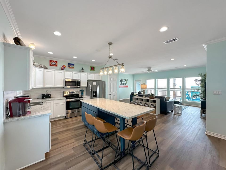 SeaDreams! 3BR Beachfront w Gorgeous Views and Steps to Sand House in Bolivar Peninsula