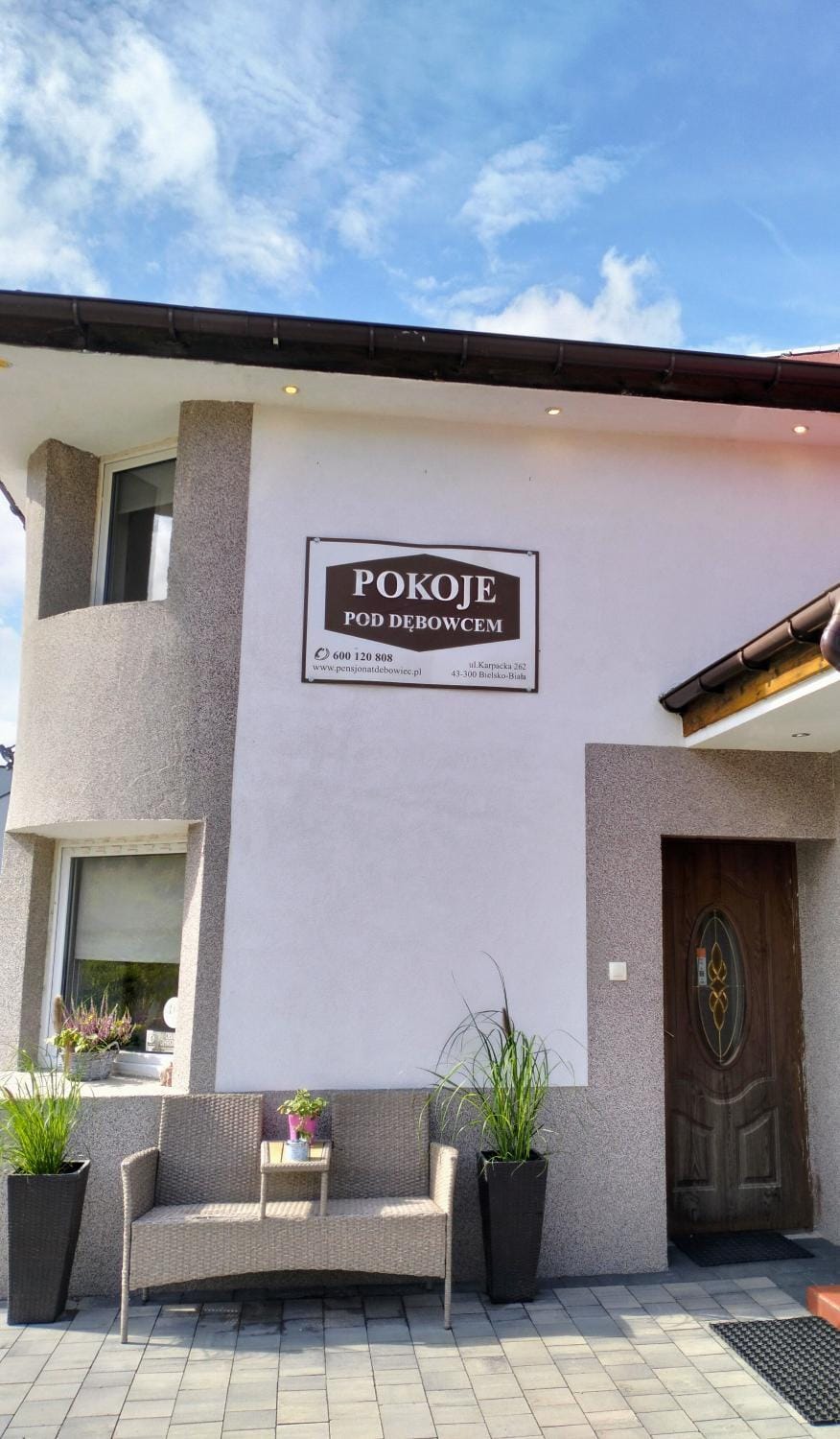 Property building, Facade/entrance, Property logo or sign, Street view