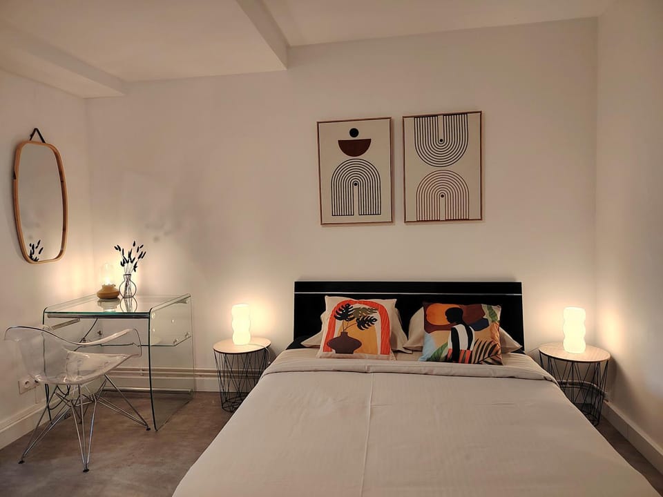 Bed, Bedroom