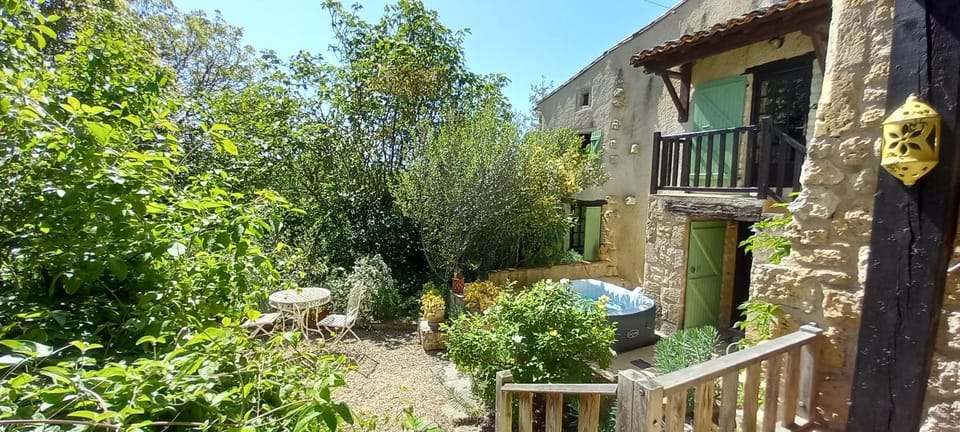 Gîte de la Tarabelle, maison entière avec grand patio et SPA à la campagne House in Occitanie