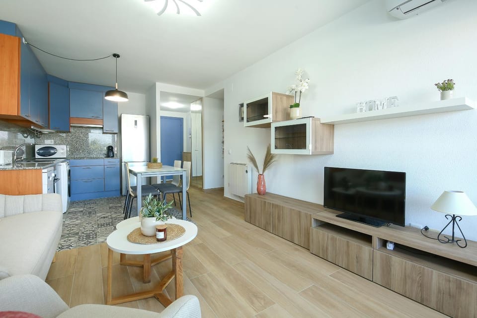 V031 - Port Canigo Apartment in Roses