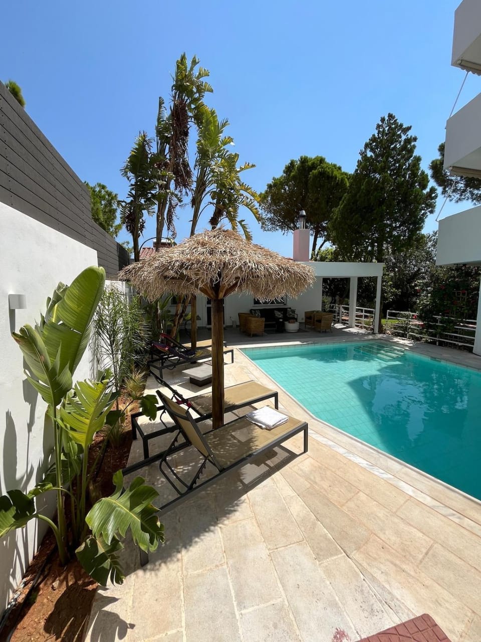Property building, Garden view, Swimming pool, sunbed