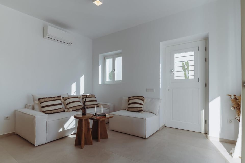 Villa Chora With Swimming pool Villa in Decentralized Administration of the Aegean