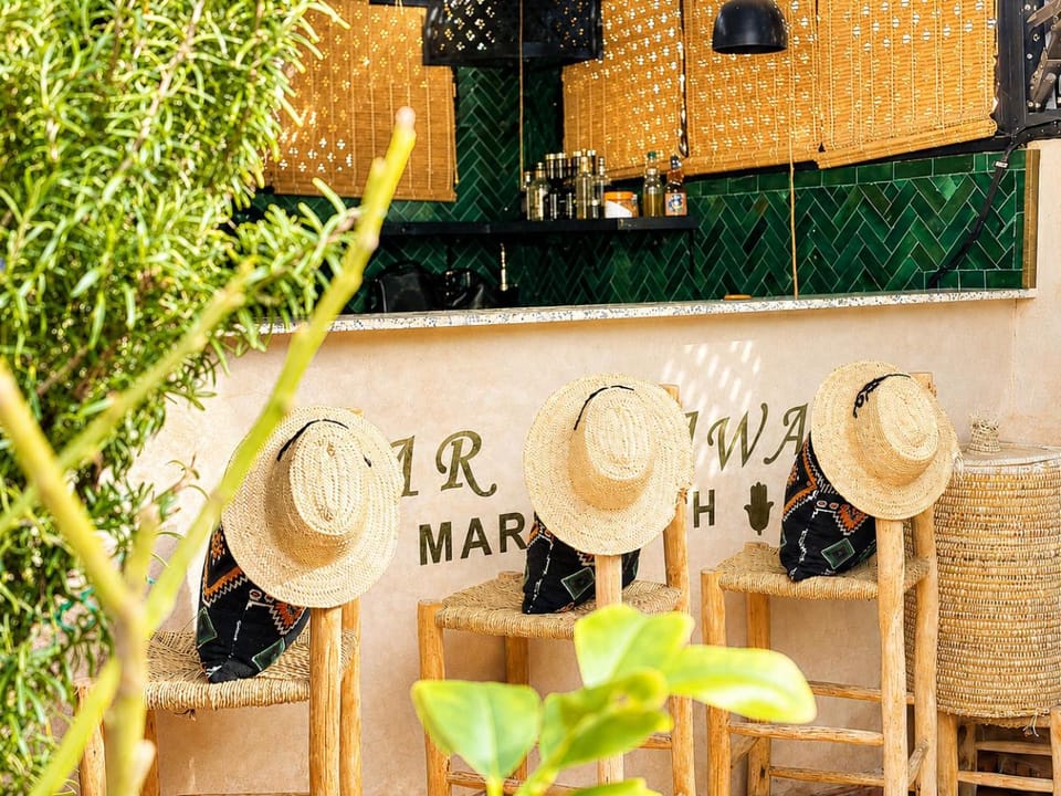 Patio, Lounge or bar