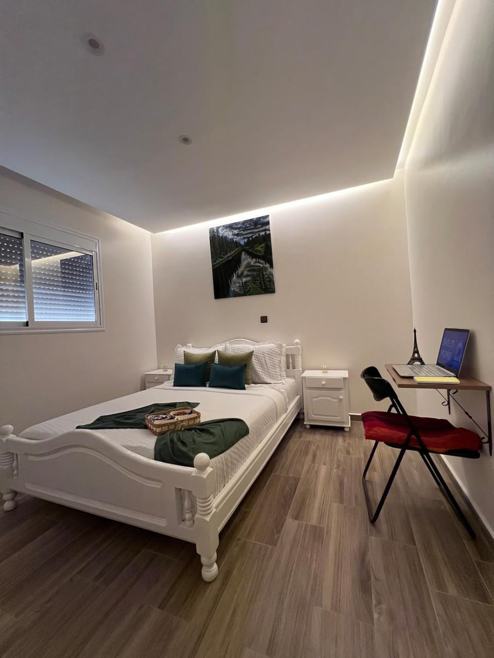 Bed, Photo of the whole room