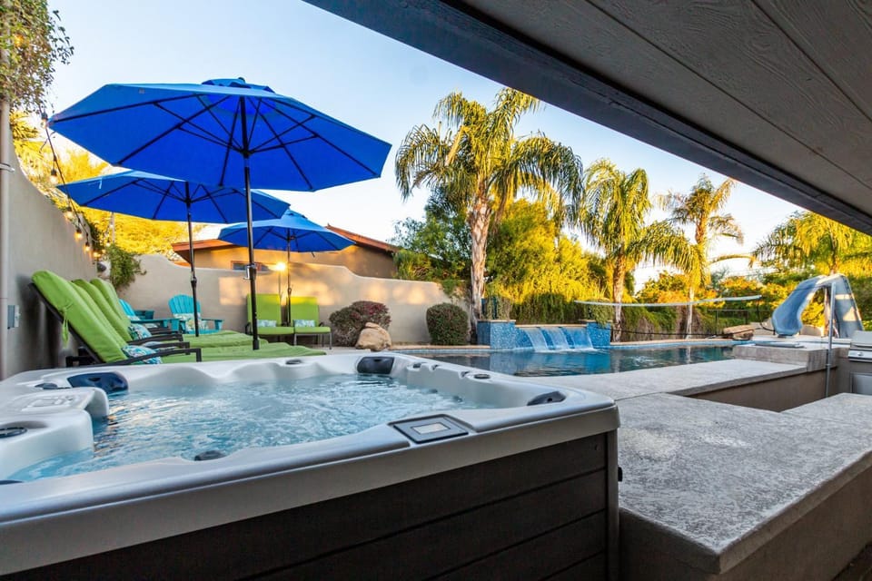 Beach House Feel in the Desert Family Mini Resort 2932 House in Phoenix