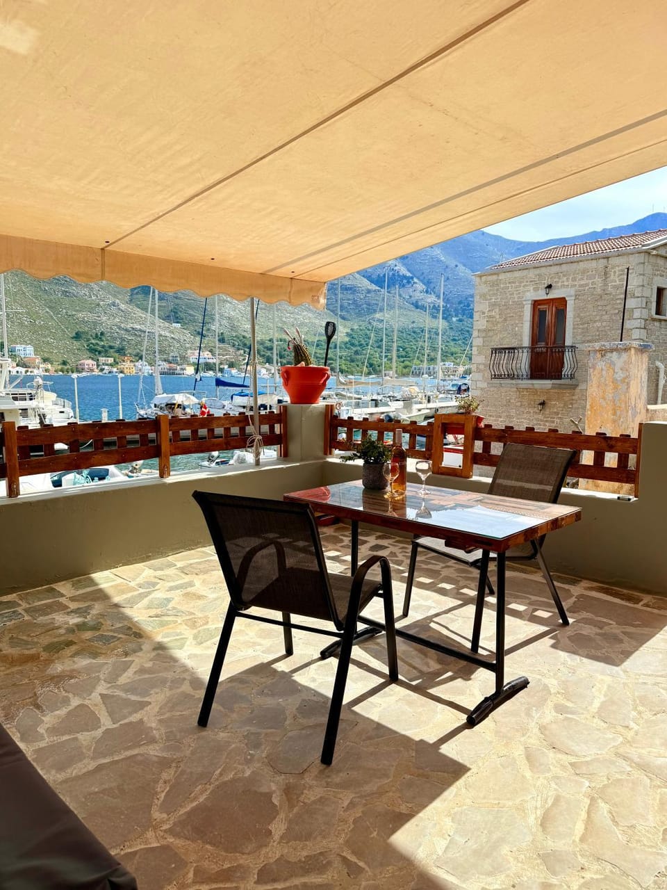 View (from property/room), Balcony/Terrace, City view, Mountain view, Sea view, Quiet street view