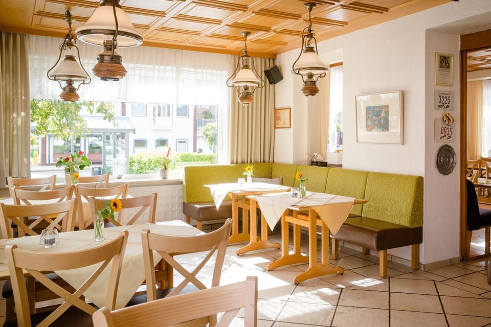 Restaurant/places to eat