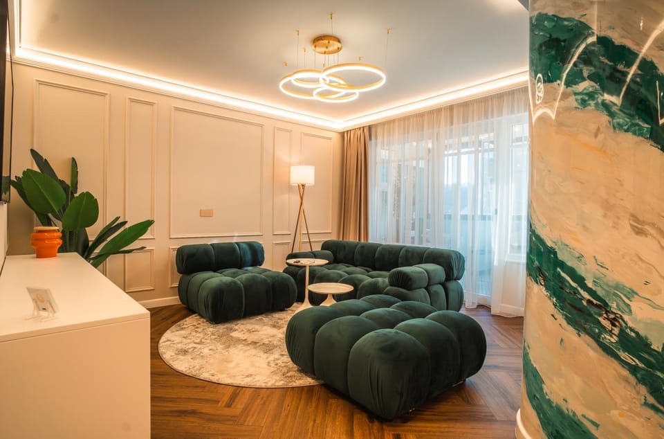 TV and multimedia, Living room, Seating area, fireplace, air conditioner