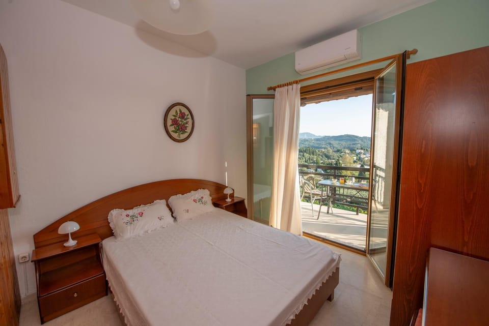 Bed, Natural landscape, Photo of the whole room, Bedroom, Mountain view