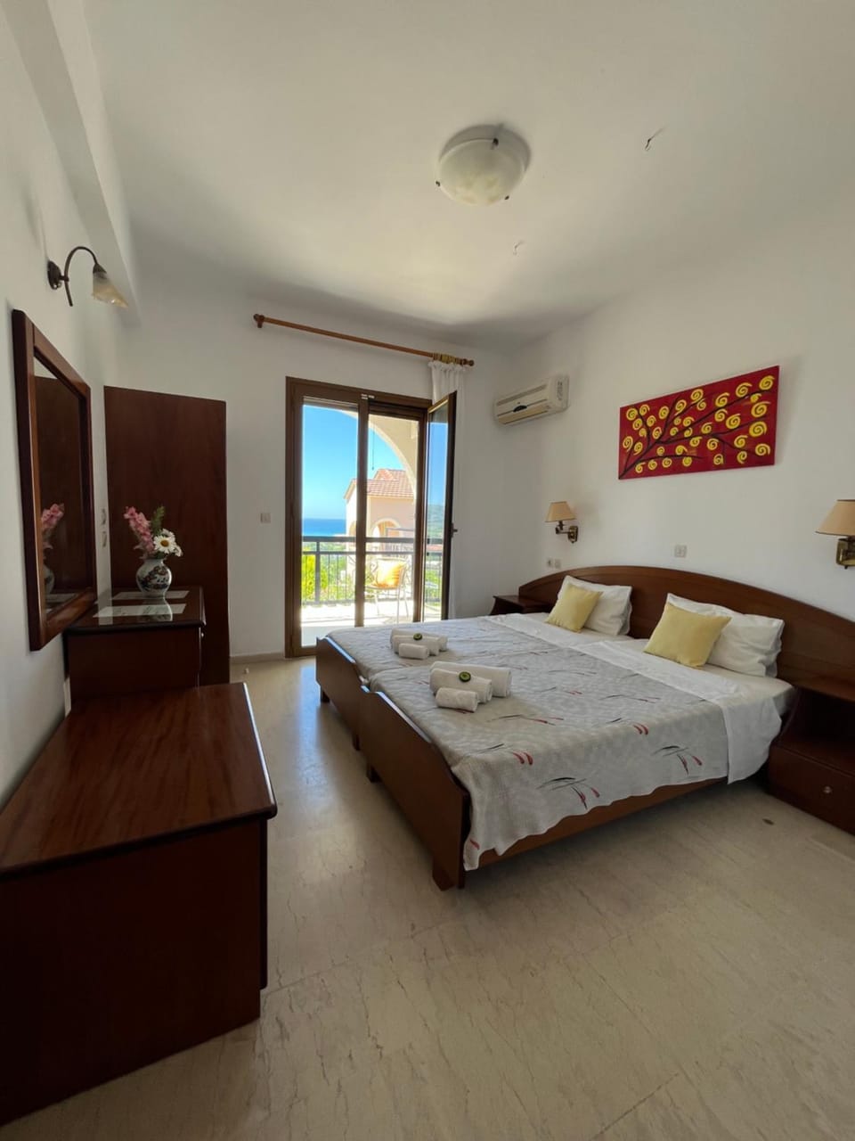 Bed, Photo of the whole room, wardrobe, air conditioner