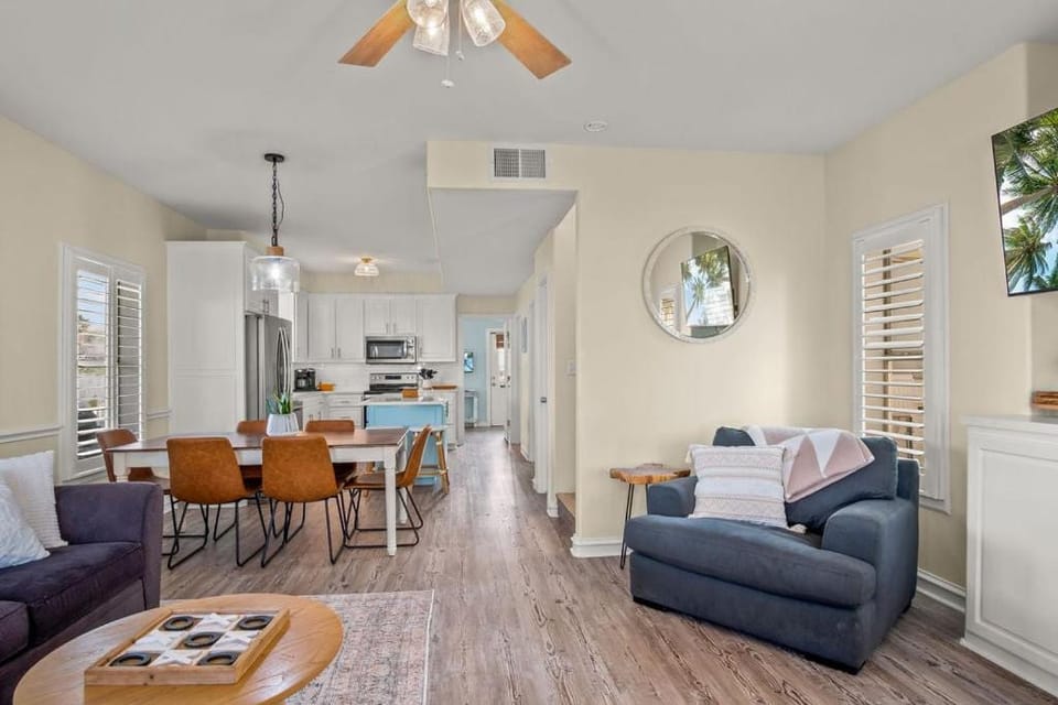 Beachside Bliss Golf Cart Included PLUS Garage Game Room 5868 House in Port Aransas