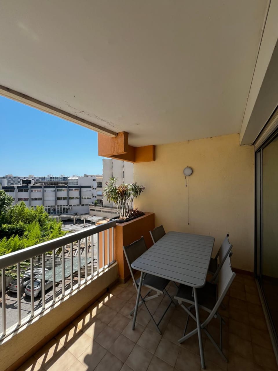 View (from property/room), Balcony/Terrace, Dining area