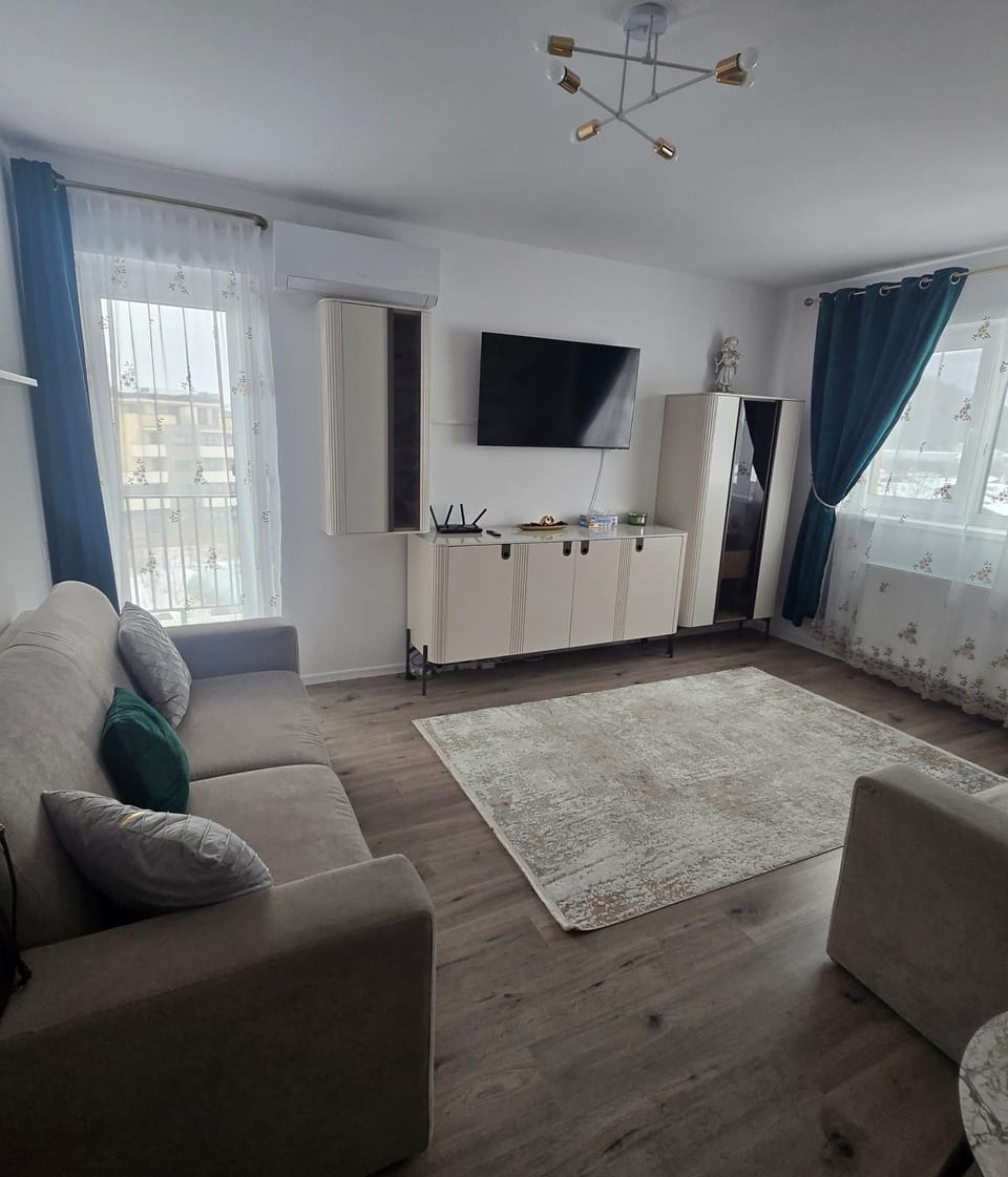 Communal lounge/ TV room, TV and multimedia, Living room, Seating area