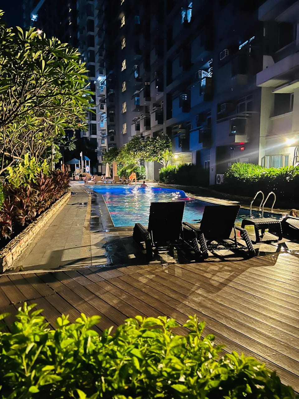 Property building, Patio, Night, Garden, Garden view, Pool view, Swimming pool, sunbed