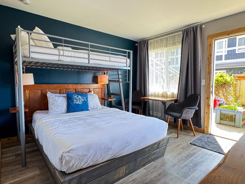 Bed, Bedroom, bunk bed