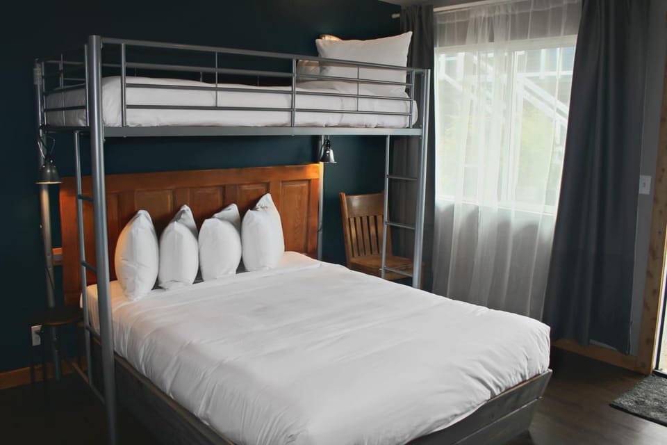 Bed, Bedroom, bunk bed