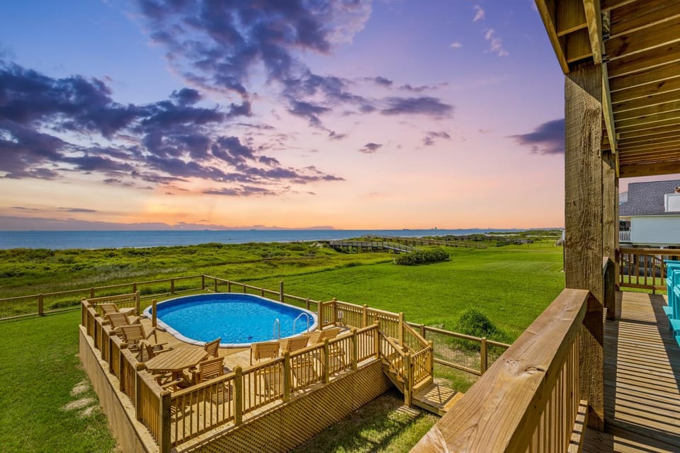 Wayward Sun Luxury 4BR Gulf Retreat w Pool, Hot Tub & Elevator House in Bolivar Peninsula