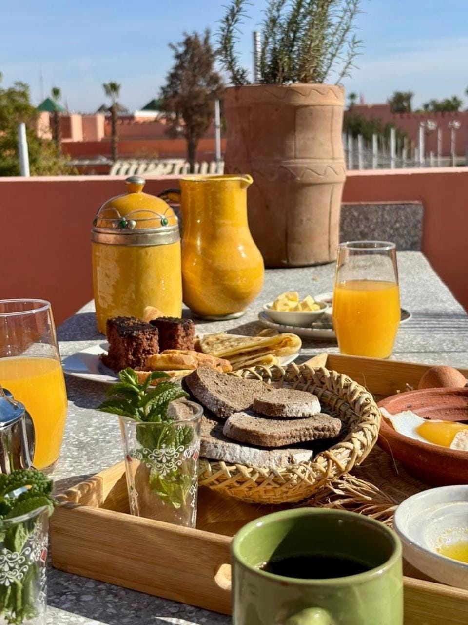 Day, Food and drinks, Food, Breakfast, Continental breakfast, Drinks