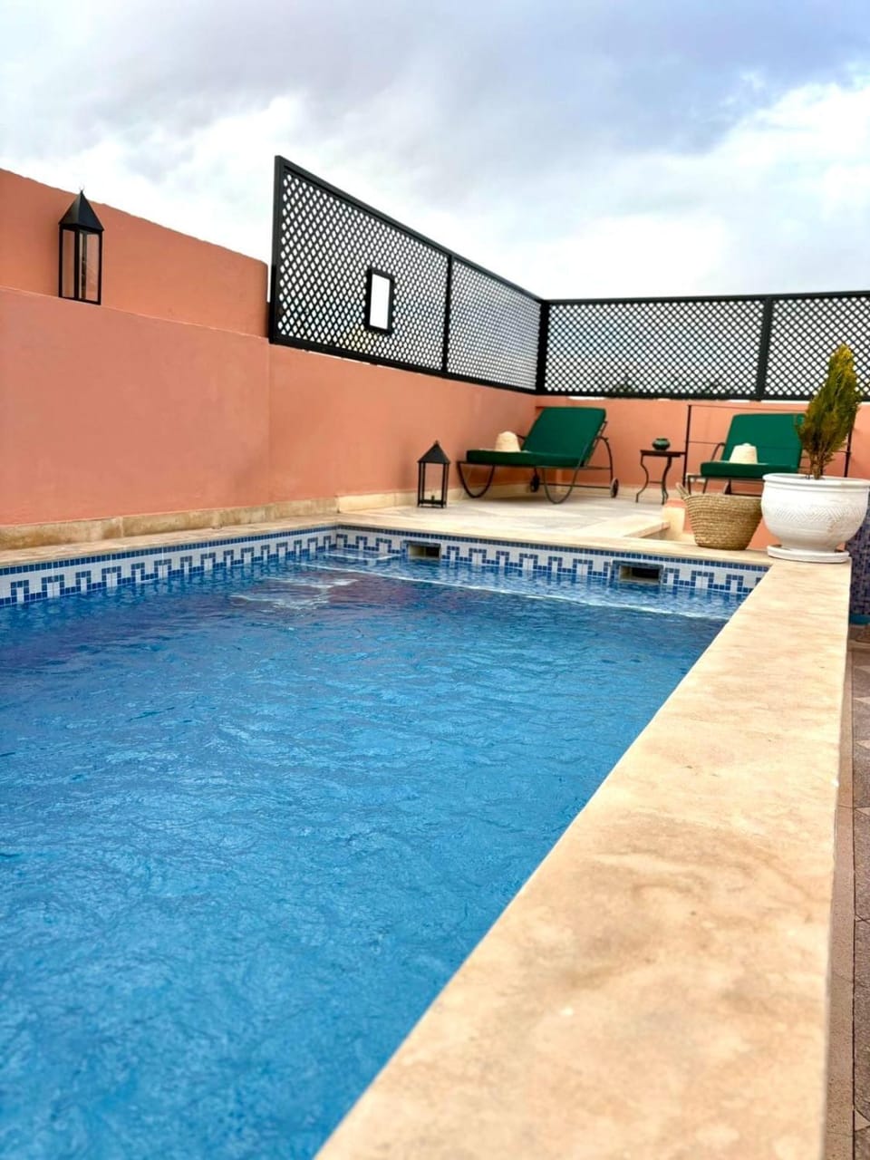 Day, Pool view, Swimming pool, sunbed