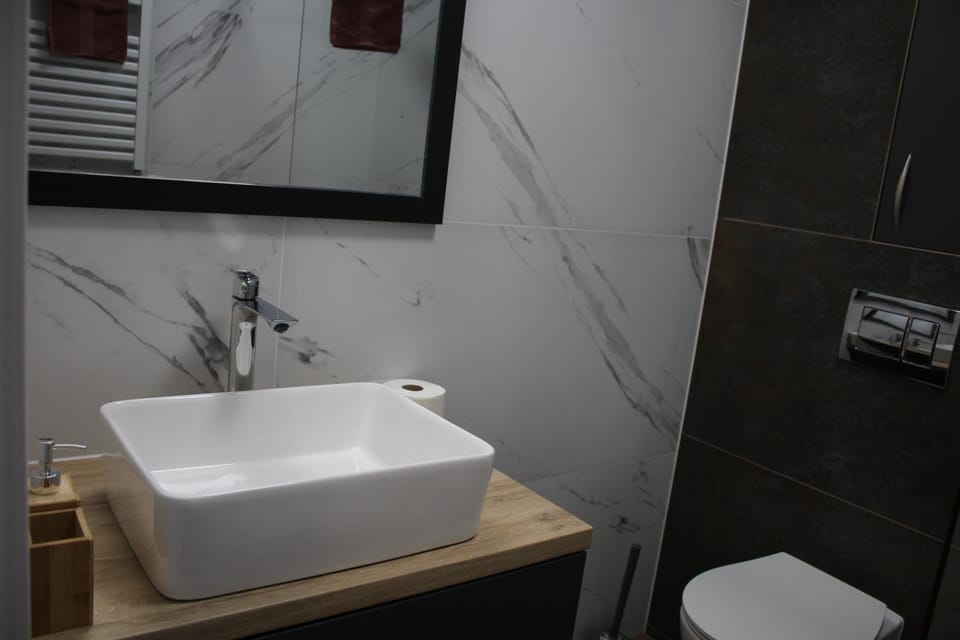 Toilet, Bathroom