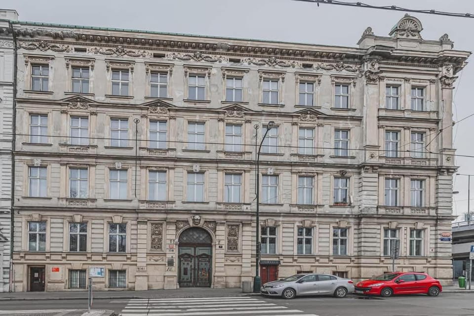 Heritage Building Private Room, AC, w Kitchen House in Prague