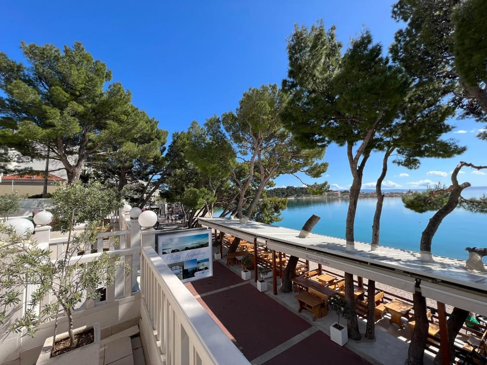 Apartments Beach Apartment in Makarska
