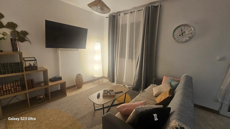 TV and multimedia, Living room, Seating area