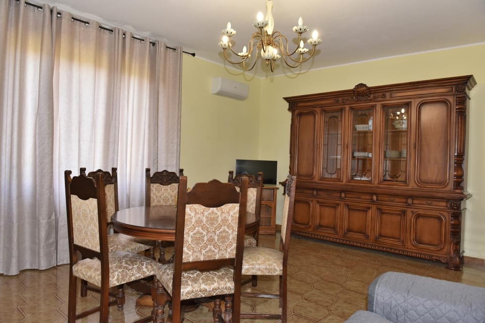 Communal lounge/ TV room, TV and multimedia, Living room
