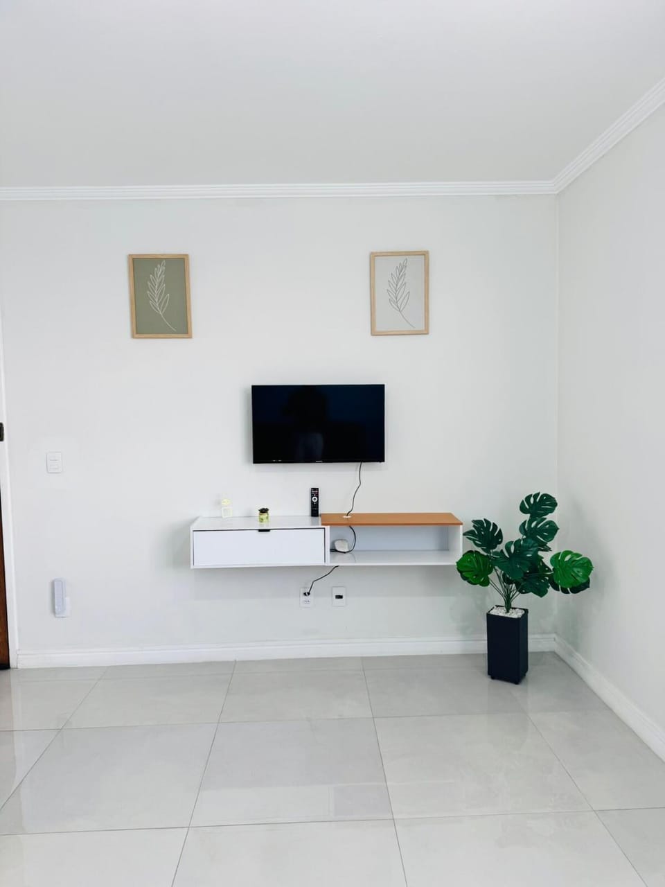 Communal lounge/ TV room, TV and multimedia