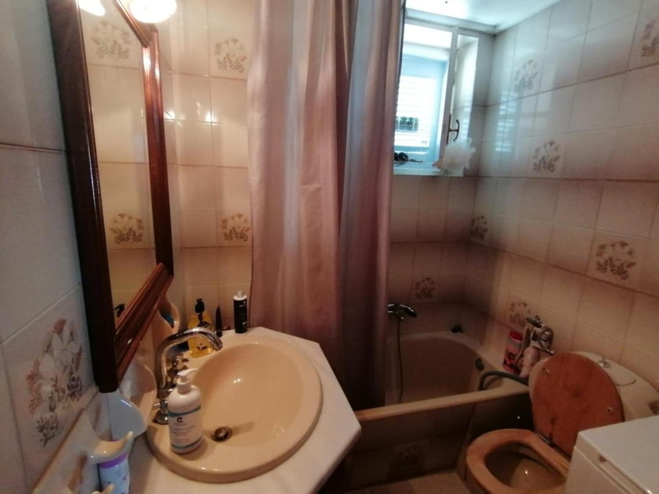 Tsitsinakis Traditional Home Apartment in Islands