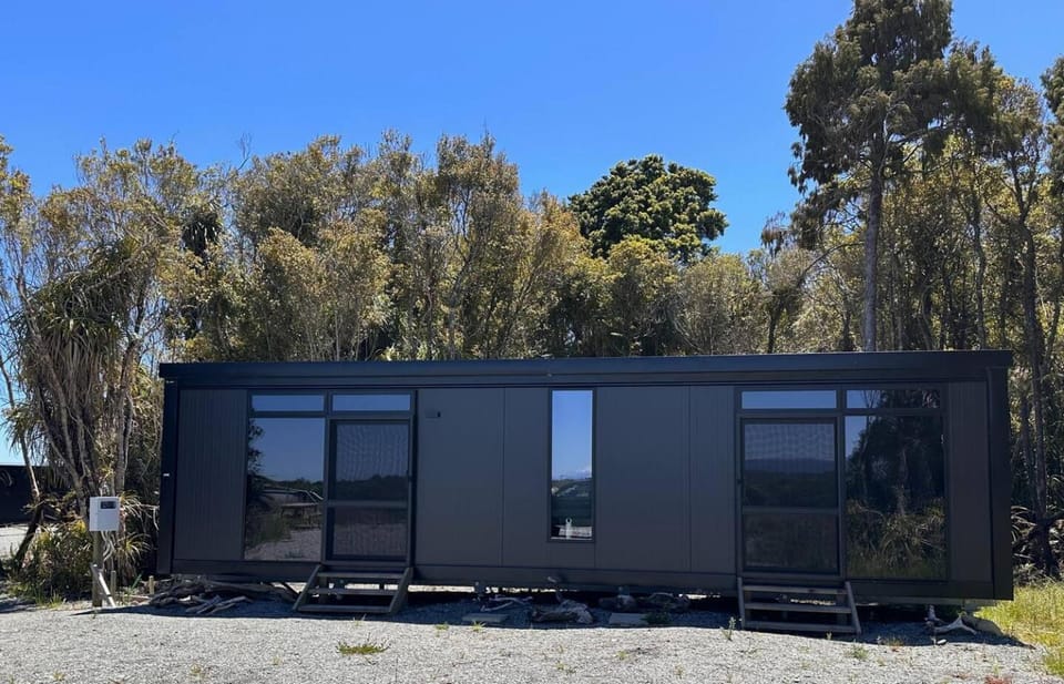 Little Luna House in West Coast