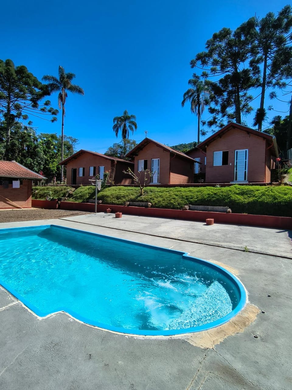 Property building, Day, Pool view, Swimming pool, Swimming pool
