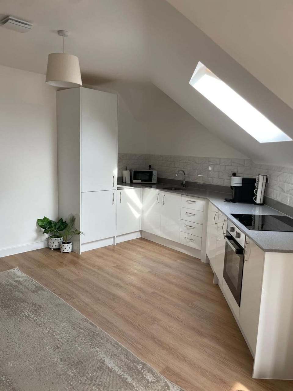 Modern Flat Parking Work Friendly Apartment in Farnborough