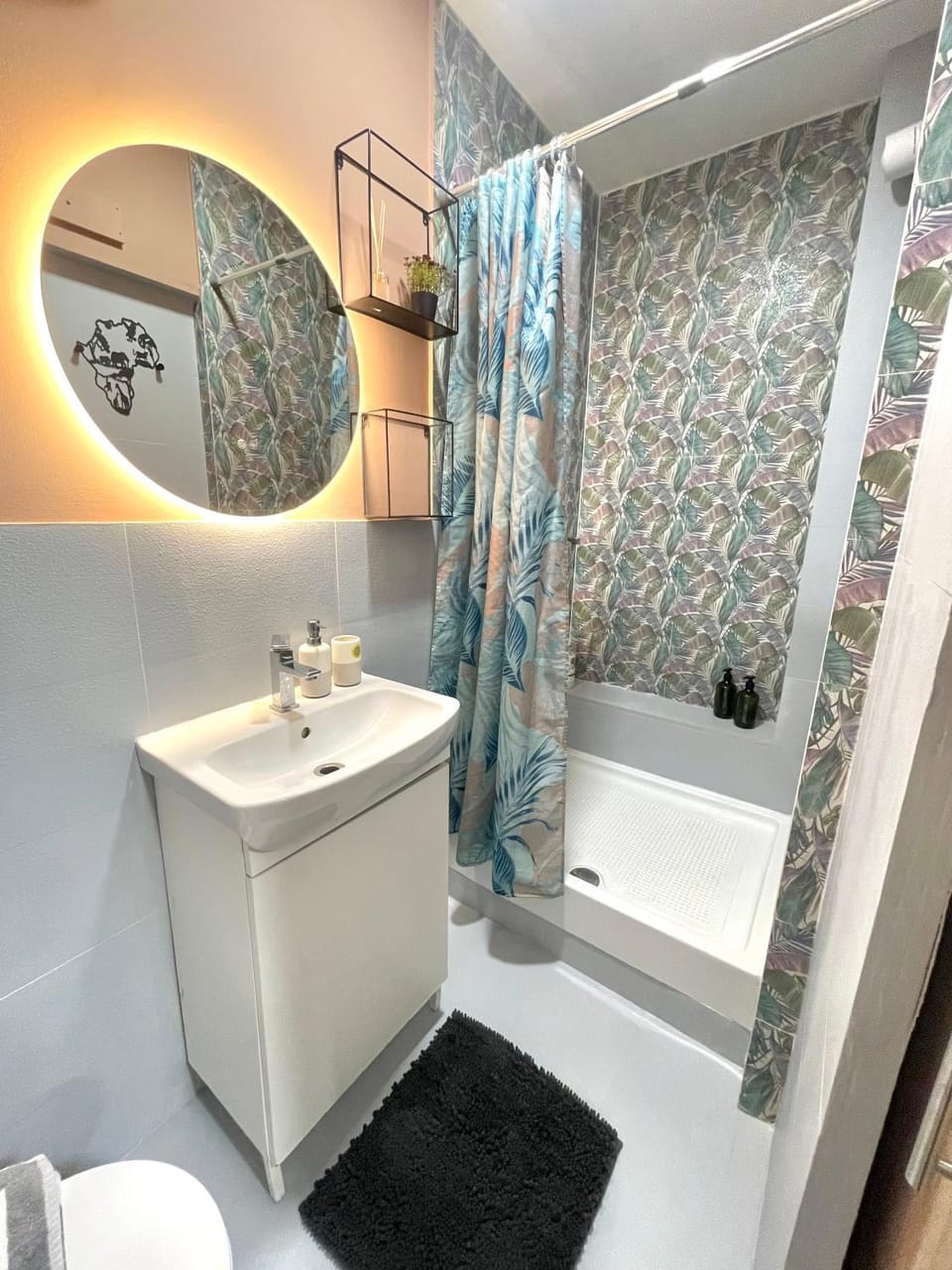 Shower, Toilet, Bathroom