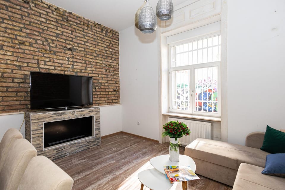 Spacious & Minimalistic Apartment in Downtown Apartment in Sarajevo