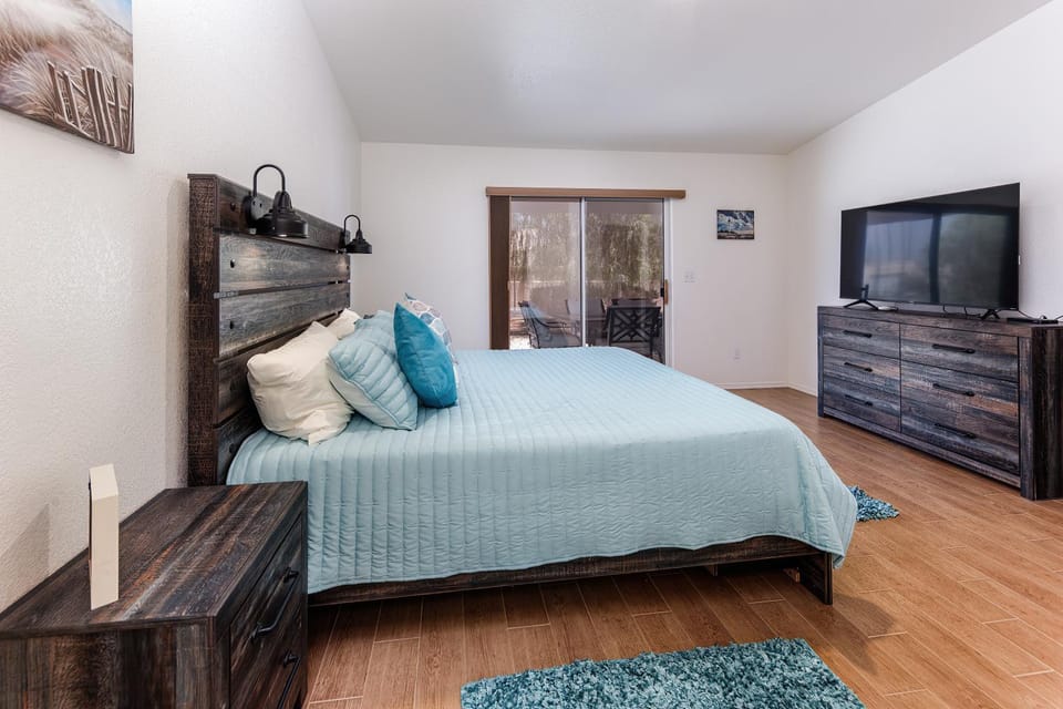 Breezing Southwind boat garage House in Lake Havasu City