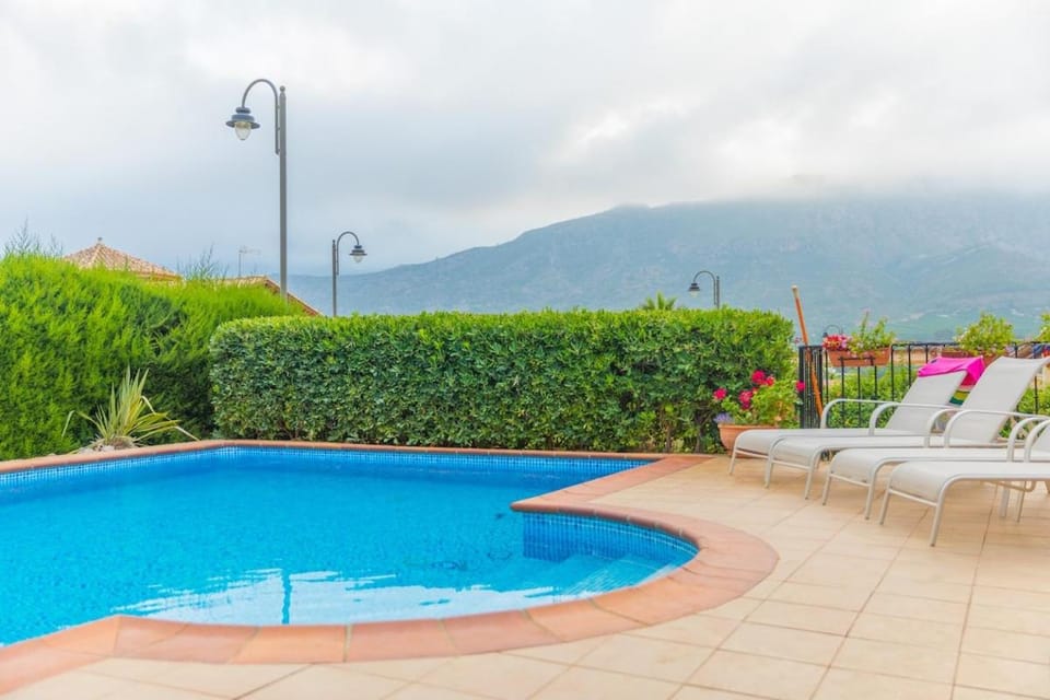 Mountain view, Pool view, Swimming pool