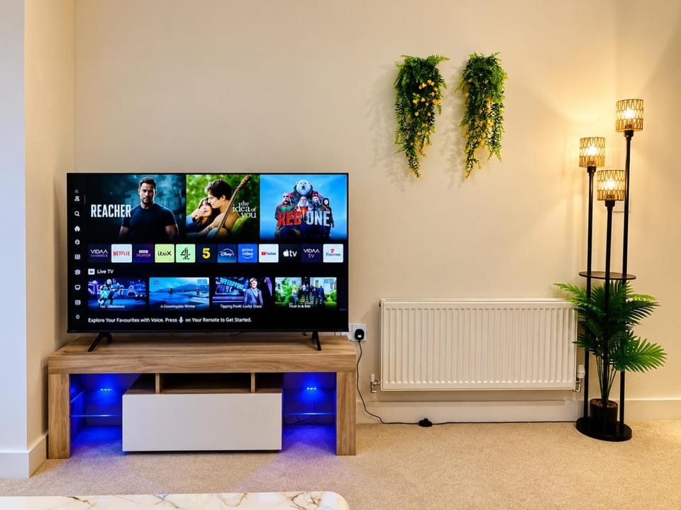 TV and multimedia, Evening entertainment