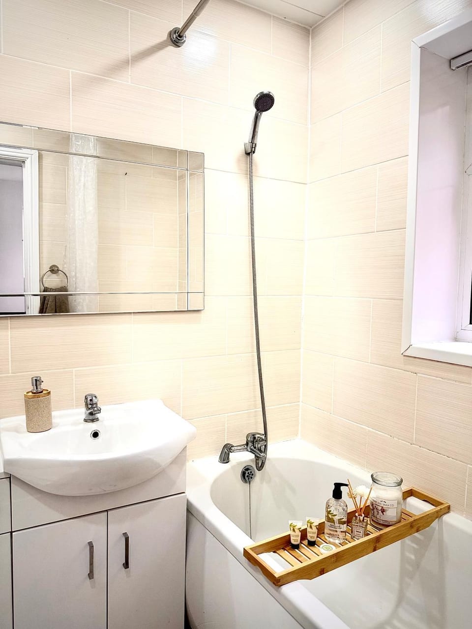 Cozy getaway in heart of warwick Apartment in Warwick