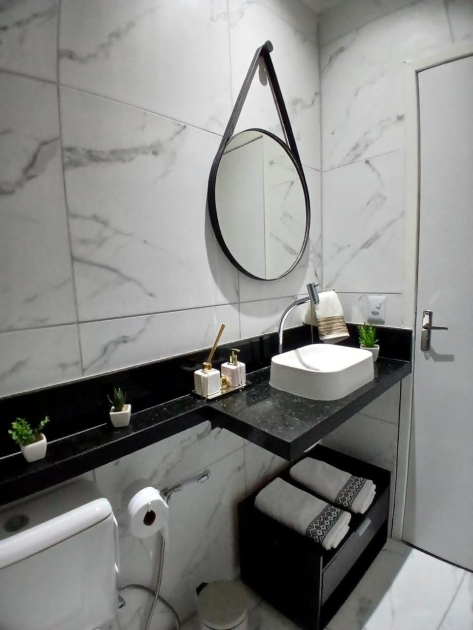Toilet, Bathroom, towels