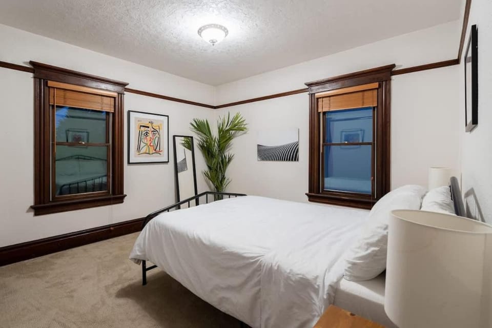 Stay Portland - Historic PDX Home - Sleeps 10, Perfect Location House in Portland
