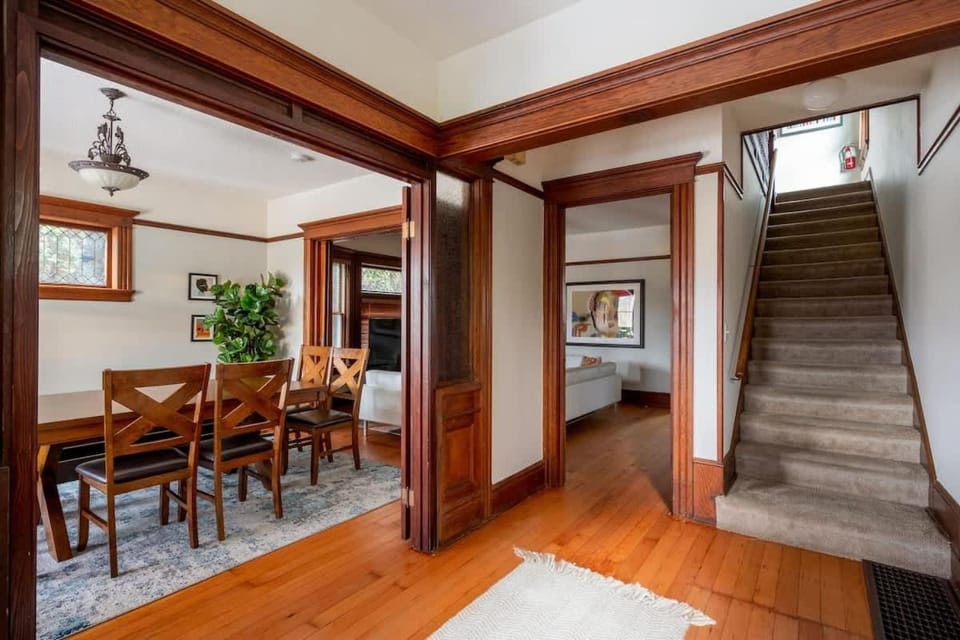 Stay Portland - Historic PDX Home - Sleeps 10, Perfect Location House in Portland