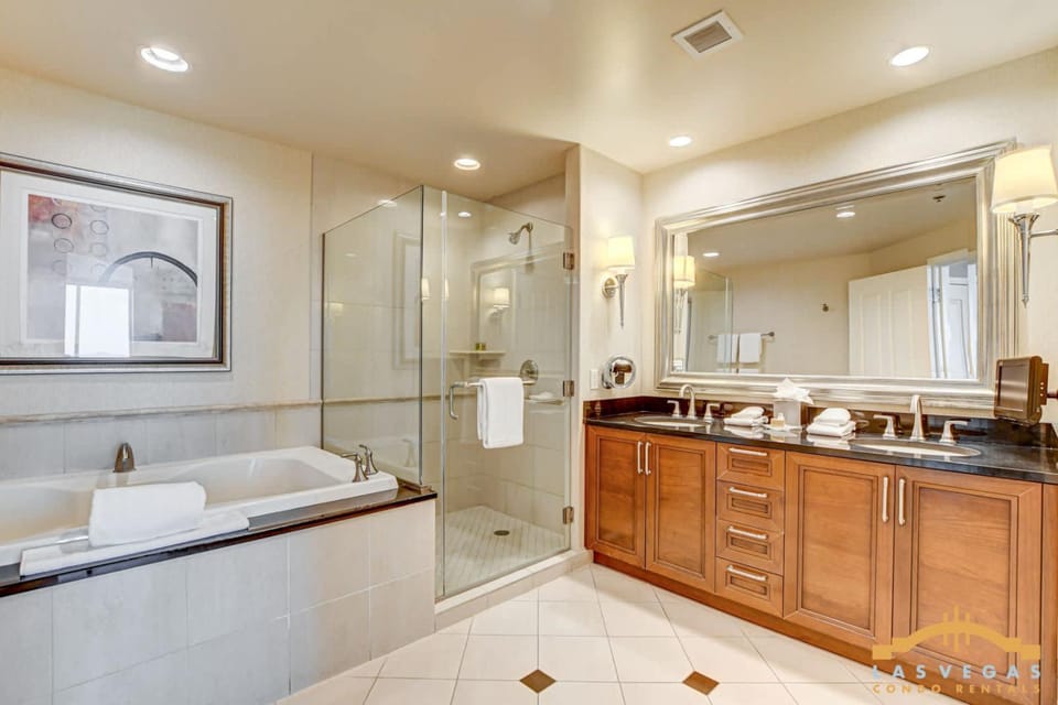 MGM Signature-31-816 Jacuzzi Studio House in Las Vegas Strip