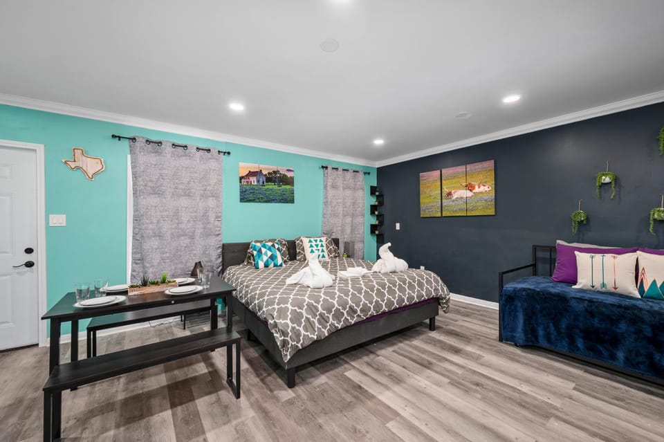 Mins to Midtown Heights Studio Apt with Free Parking Apartment in Houston