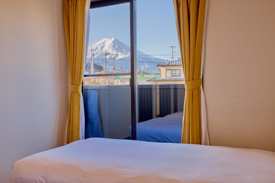 Natural landscape, Bedroom, Mountain view