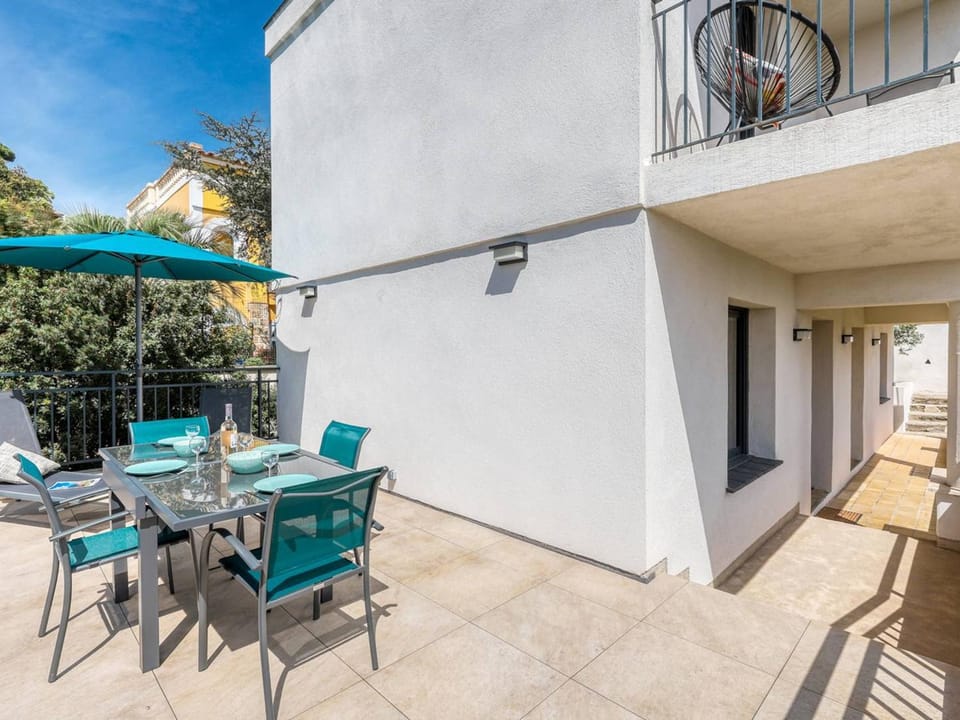 Appartement climatisé proche centre-ville et plage - FR-1-816-24 Apartment in Le Lavandou