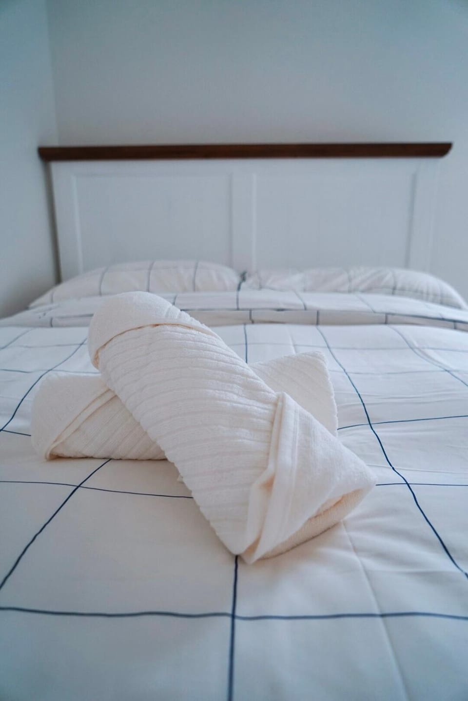 Bedroom, towels