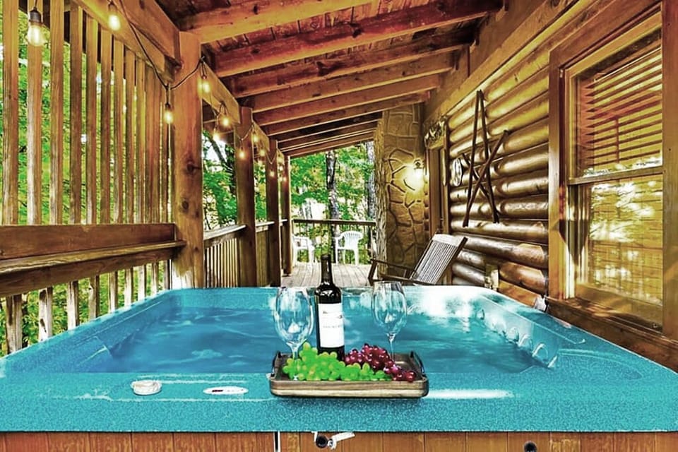 Spring, Summer, Hot Tub, Balcony/Terrace, Entertainment